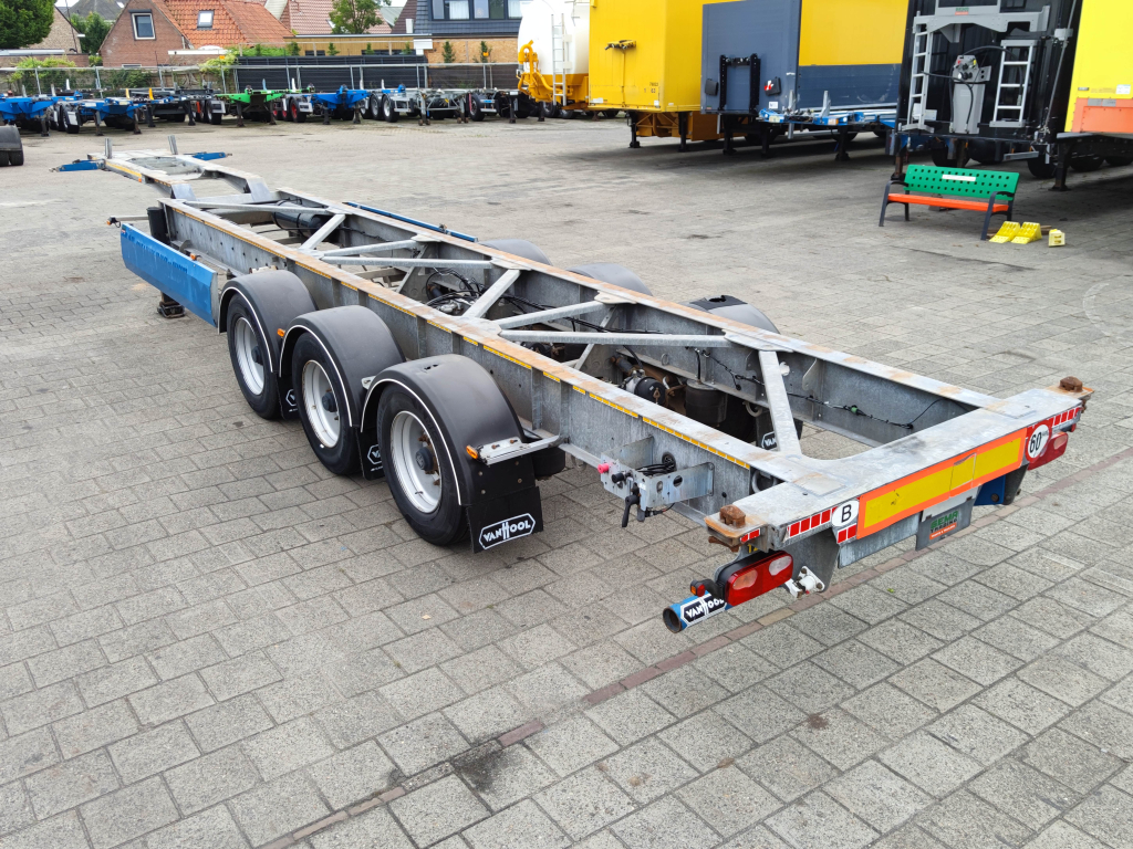 Van Hool A3C002 3 Axle ContainerChassis 40/45FT - Galvinised Chassis - 4420KG EmptyWeight