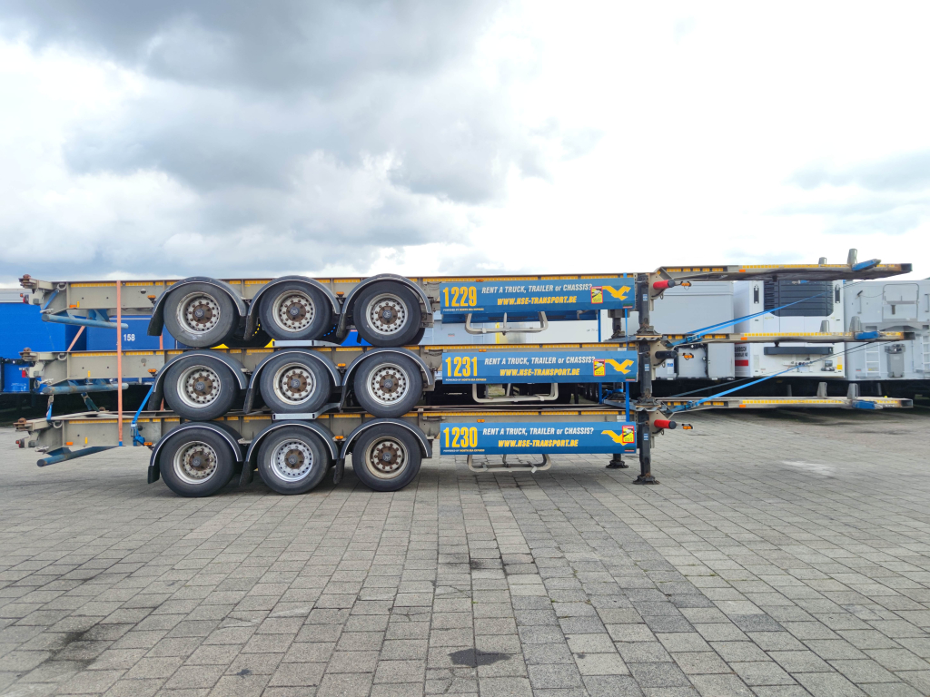 Van Hool A3C002 3 Axle ContainerChassis 40/45FT - Galvinised Chassis - 4420kg - 15 units in Stock