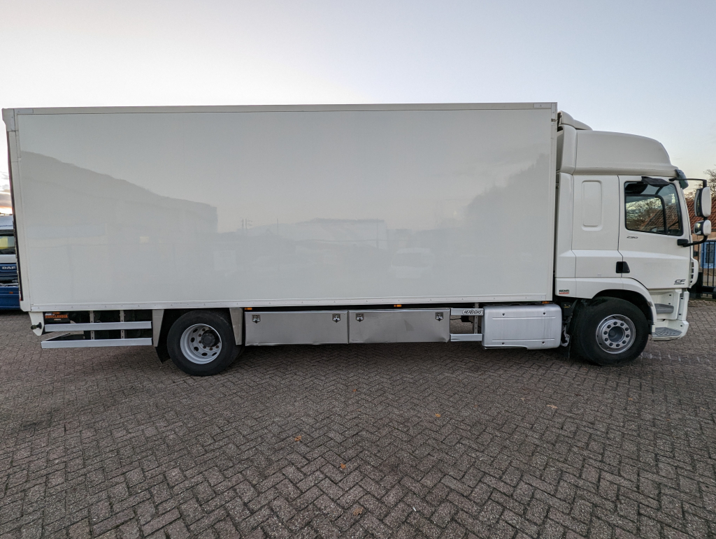 DAF FA CF290 4x2 SpaceCab Euro6 - Closed Box 7.45m - TailGate 2500KG - RVS Toolboxes - Fresh Paint!