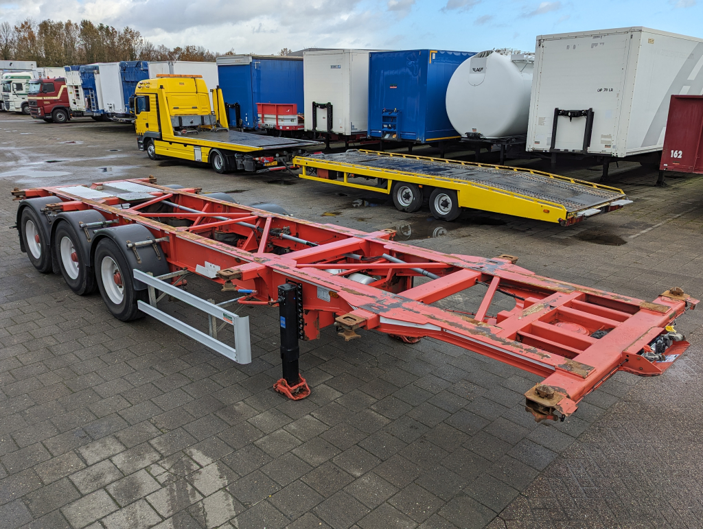 Turbo's Hoet SC33AA 3-Assen BPW - Lift Axle - DiscBrakes - 20/30 FT TANK/SWAP ContainerChassis